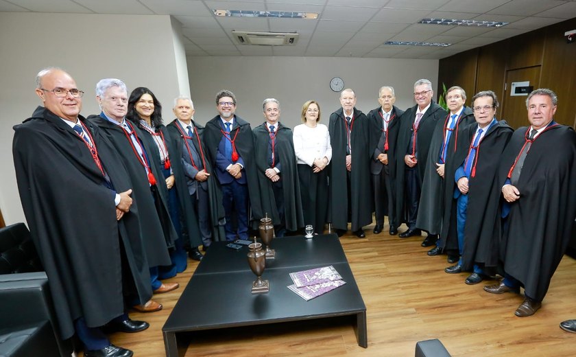 Ministra Marluce Caldas apresenta projeto de combate ao feminicídio ao TJ/AL