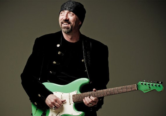 Morre Jack Sonni, ex-guitarrista do Dire Straits, aos 68 anos