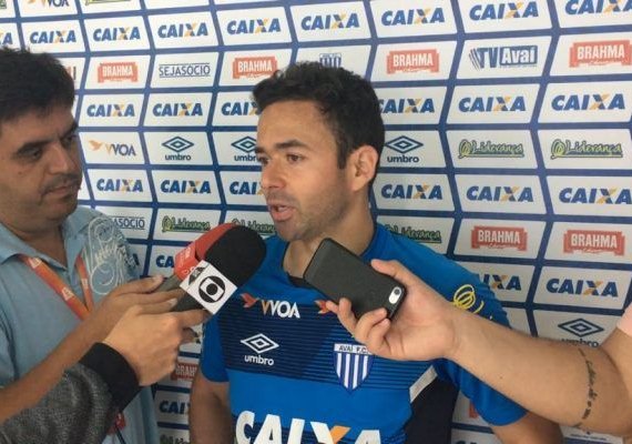 Há sete jogos sem perder, Avaí quer atenção para enfrentar o lanterna