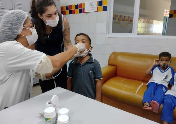 Saúde realiza ação para suplementação de vitamina A em escola municipal
