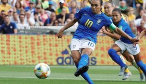 Marta se torna primeira jogadora a marcar gol em cinco Copas do Mundo
