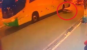 Adolescente de 14 anos morre após ser atropelado por ônibus no Centro de Arapiraca