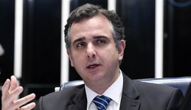 'Governo deve aceitar dividir lucros da Petrobras com a população', diz presidente do Senado