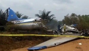 Queda de avião na Colômbia deixa ao menos 12 mortos