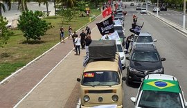 Carreata na orla de Maceió pede um impeachment de Bolsonaro