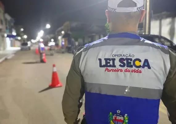 Dois motoristas são presos por embriaguez ao volante em Maceió