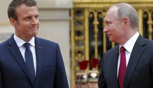 Macron tenta convencer Putin a retomar conversas com Ucrânia durante visita à França