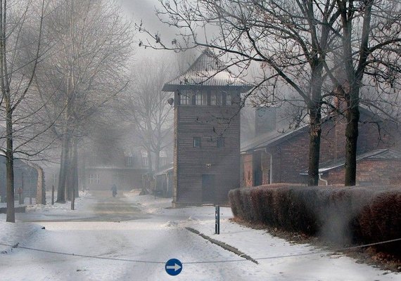 Polônia lança arquivo com nomes de guardas nazistas de Auschwitz