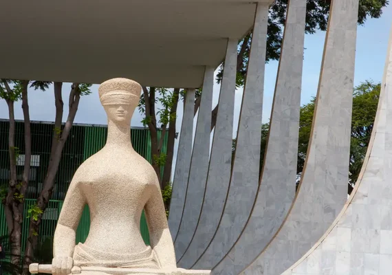 STF julgará se homem em união homoafetiva pode ter licença-maternidade