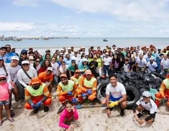 Prefeito Rodrigo Cunha participa de mobilização mundial pela limpeza de praias, rios e mangues em Maceió