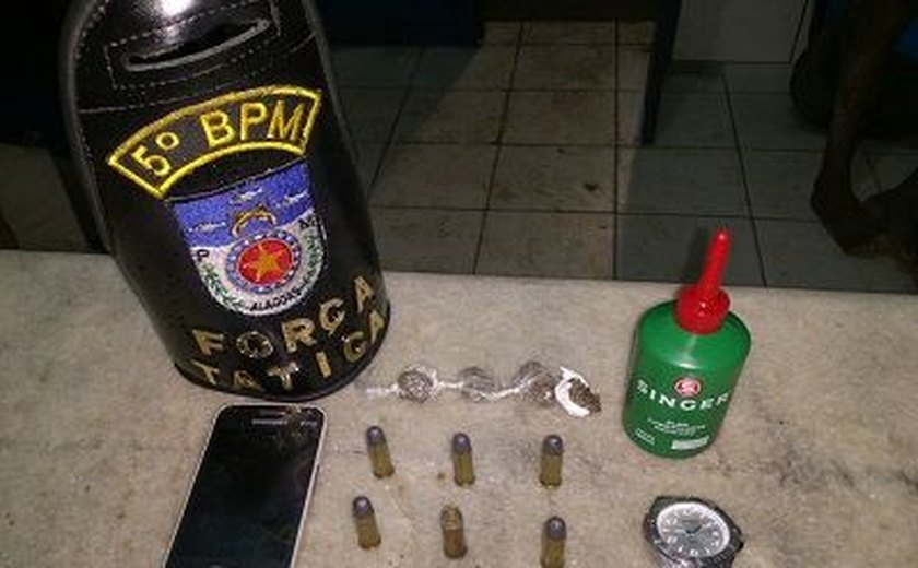 Homem é preso pela Força Tática com drogas e munições no Benedito Bentes II