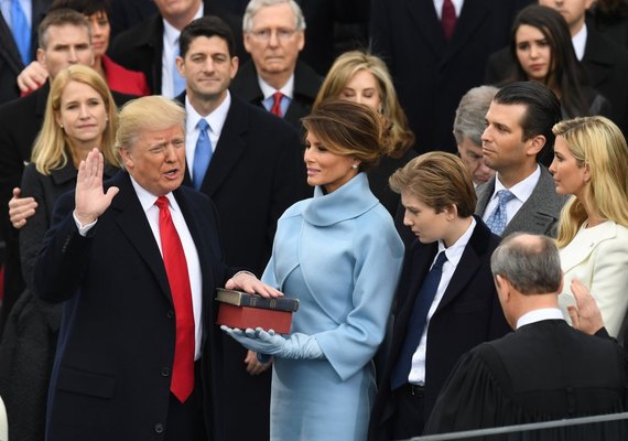 Donald Trump toma posse e é 45º presidente dos Estados Unidos