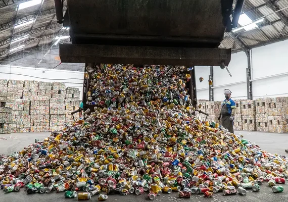 Brasil reciclou 97,3% das latinhas de alumínio em 2024