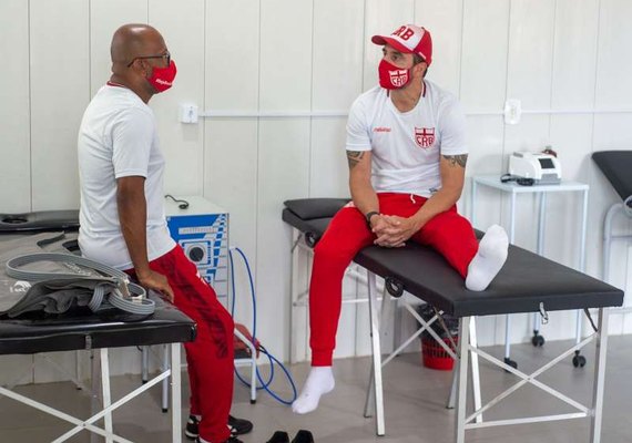 CRB: Allan Aal começa a testar reforços e deve promover sub-20