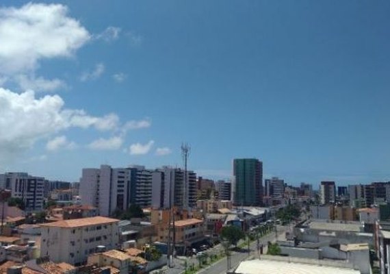 Alagoas tem previsão de tempo de sol entre nuvens durante o final de semana