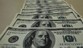 Dólar fecha agosto com alta acumulada de 22,86% no ano