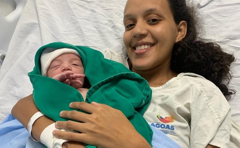 1º bebê nascido em 2025 na Rede Pública é menina