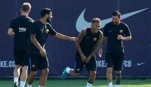 Jornal fala em desconforto de Neymar no Barça; diretor descarta chance de vendê-lo