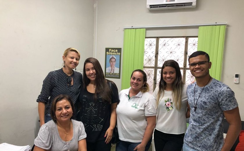 Estudantes de enfermagem visitam Sineal para apresentação acadêmica