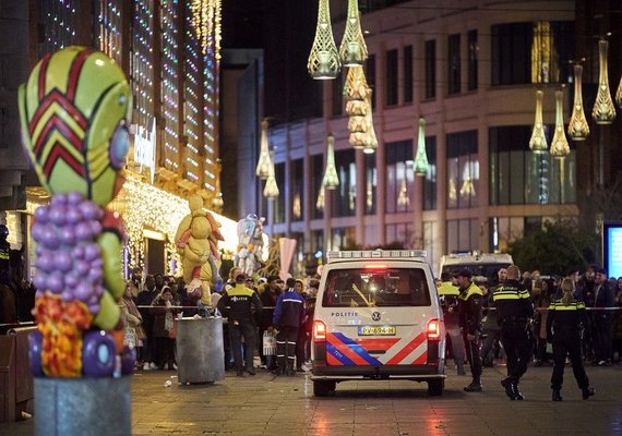 Polícia holandesa detém homem de 35 anos suspeito de ataque contra adolescentes em Haia