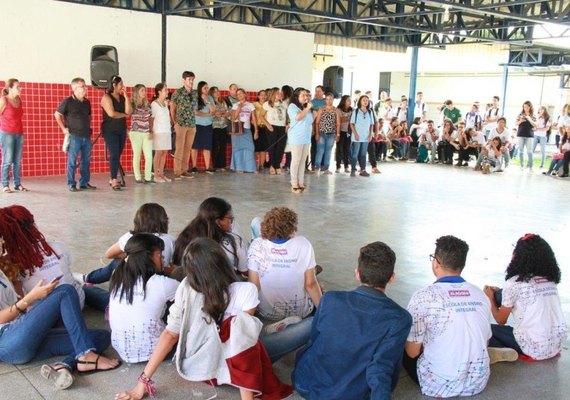 Alunos da Escola Estadual Bom Conselho são recebidos no Cepa e retornam às aulas