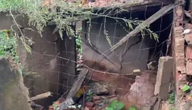 Chuvas aumentam risco de desabamento de imóvel interditado no bairro Petrópolis