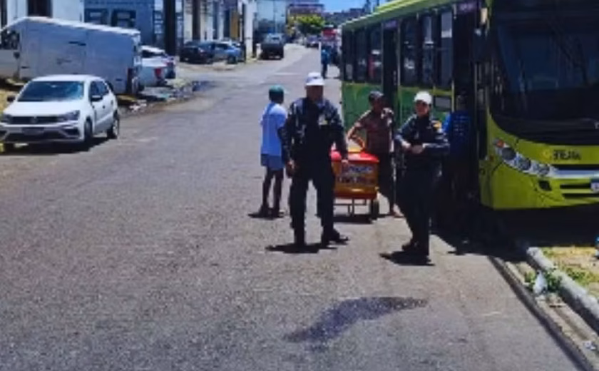 Motorista morre atropelado pelo próprio ônibus após estacionar em ladeira de Aracaju
