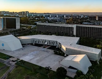 Ao TSE, Meta nega tratamento desigual entre candidaturas presidenciais