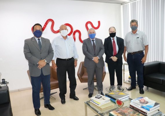 José Carlos Lyra recebe presidente eleito do TRT/AL