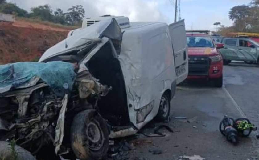Vítima de acidente presa às ferragens não resiste aos ferimentos e morre no HGE