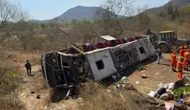 Motorista de acidente com ônibus de romeiros sobrevive, mas permanece em estado grave