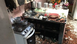Vazamento em gás de cozinha provoca incêndio em residência no Mutange
