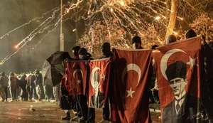 Mais de mil pessoas são detidas durante protestos na Turquia