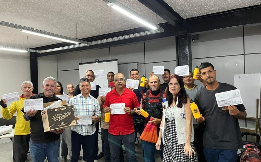 Vigilância Municipal capacita motoentregadores sobre boas práticas sanitárias