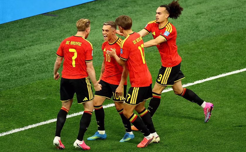 Bélgica goleia, elimina Nova Zelândia e avança à segunda fase na liderança