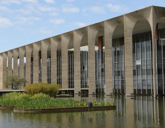 Brasileiras na Polônia procuram embaixada após ameaça de deputado