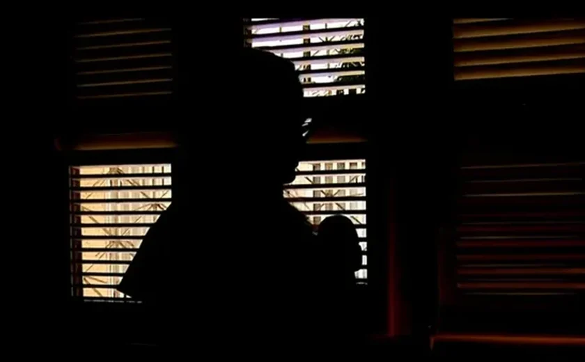 Adolescentes são resgatadas dopadas e nuas em casa em Anápolis; dois homens são presos