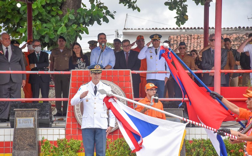 Governador assina decretos que reajustam auxílios para servidores da carreira militar