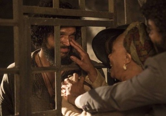 'Novo Mundo': Próximos capítulos! Anna compra Idalina e dá a ela sua alforria