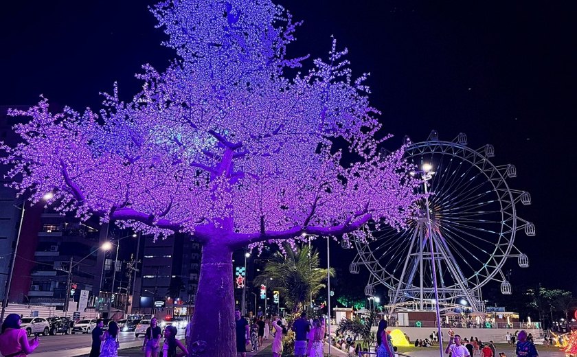 Iluminação de Natal no Parque Massay-ó-k encanta maceioenses e turistas