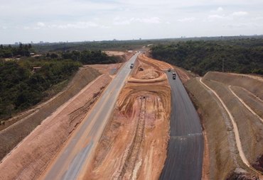 Primeiro trecho da AL-102 Norte recebe serviços de pavimentação asfáltica