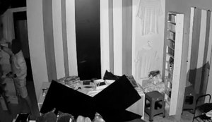 Loja de roupas e acessórios é invadida e tem prejuízo de mais de R$ 7 mil em Arapiraca