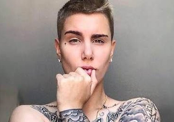 Cover de Bieber quer faturar com vinda do astro e cobra até para dar entrevista