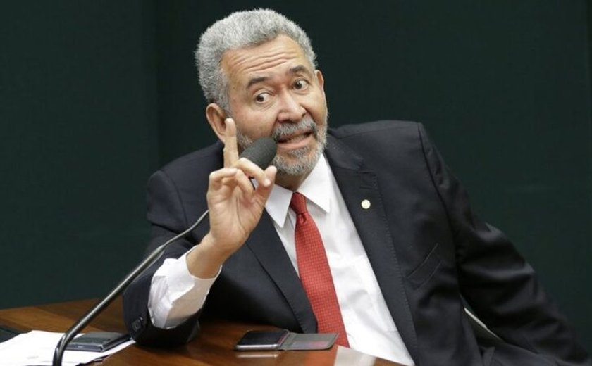 Julgamento suspenso