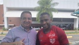 Ex-Flamengo e Cruzeiro, volante Williams é o novo reforço do CRB para temporada