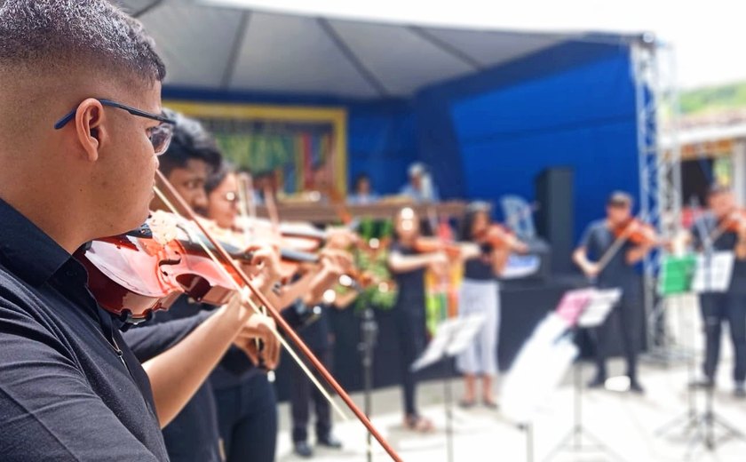 Café com Poesia abre o 1º dia do Festival da Primavera de Viçosa