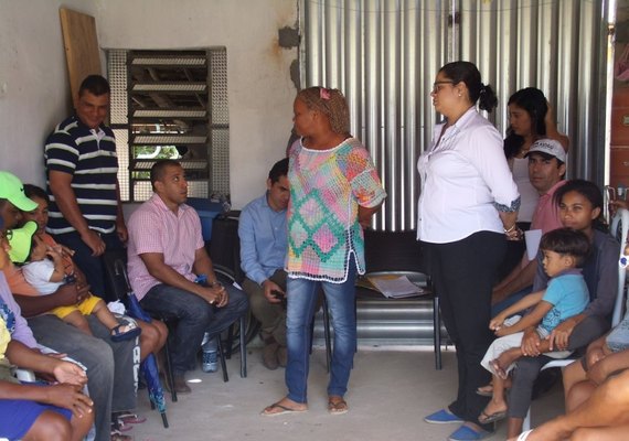 Assistentes sociais da Emater orientam famílias quilombolas de Arapiraca