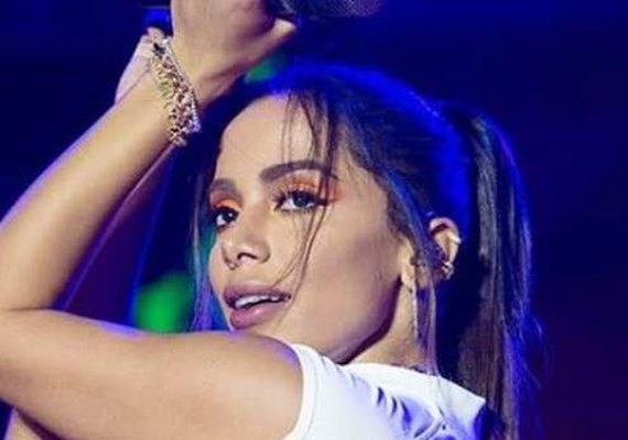 Anitta tenta invadir carro em aeroporto e é esculachada por motorista nos EUA