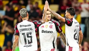 Flamengo atropela Madureira com 8x0 e vai decidir o Carioca com Fluminense
