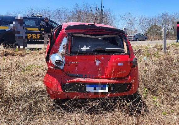 Caminhão trator desgovernado provoca engavetamento com outros dois veículos na BR-316